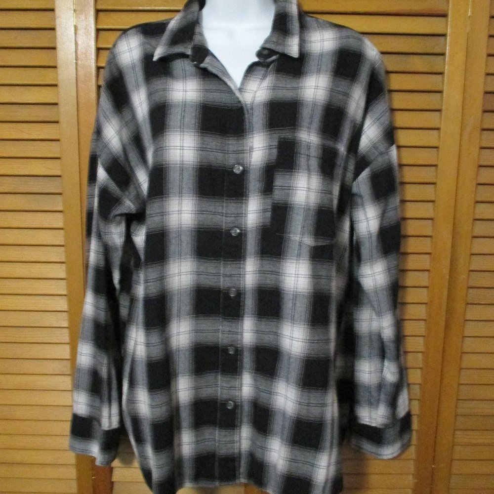 Old Navy top The Boyfriend cabincore button down soft lightweight flannel sz. L